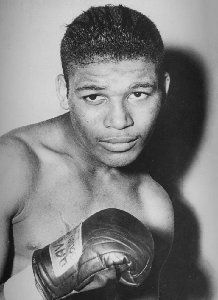 How tall is Sugar Ray Robinson?